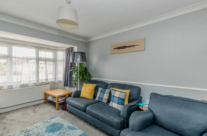 1 Bedroom Maisonette To Rent In Weald Lane, Harrow Weald, Harrow, HA3