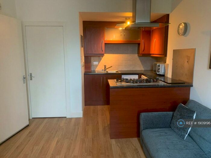 1 Bedroom Flat To Rent In Watson Crescent, Edinburgh, EH11