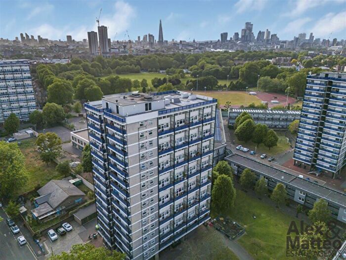 2 Bedroom Flat For Sale In Brydale House, Surrey Quays, SE16