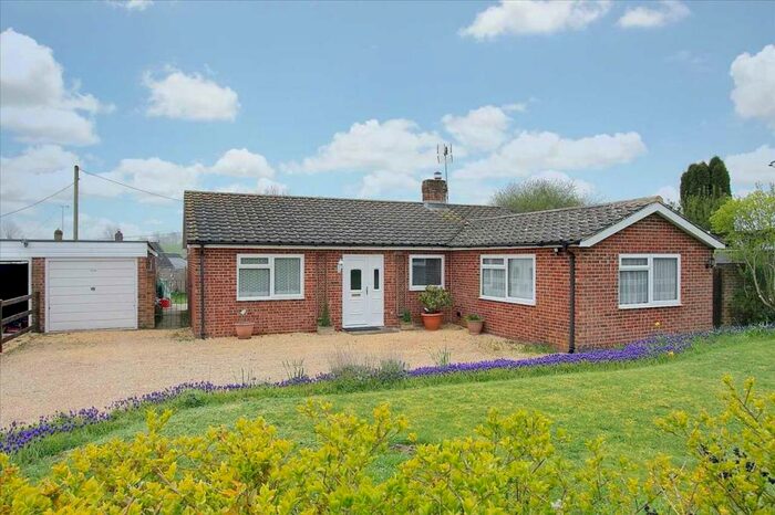 3 Bedroom Bungalow For Sale In Venetia, Deacon Road, Kimpton, Andover, SP11