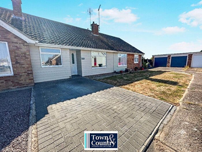 2 Bedroom Bungalow For Sale In Willow Close, Brightlingsea, CO7