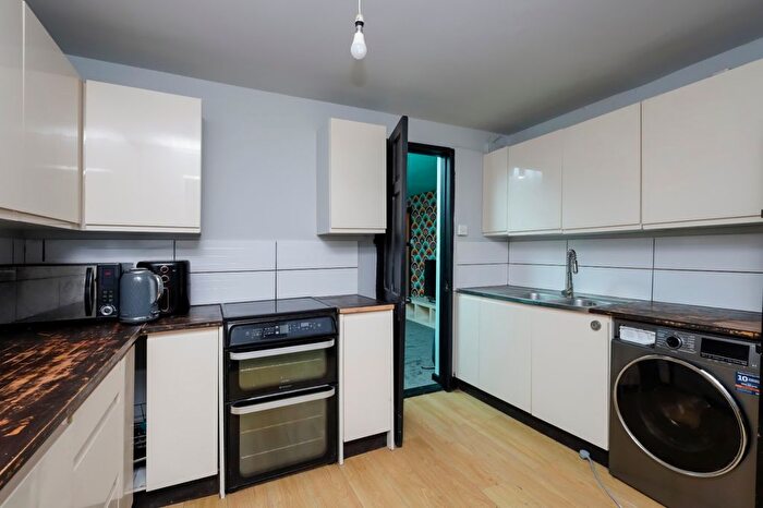 3 Bedroom Terraced House For Sale In Croxden Way, Eastbourne, BN22