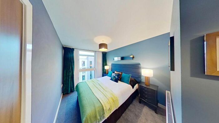 2 Bedroom Flat For Sale In Kimmerghame Terrace, Edinburgh, Midlothian, EH4