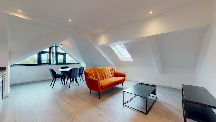 3 Bedroom Flat To Rent In Riverbank Way, Brentford, TW8