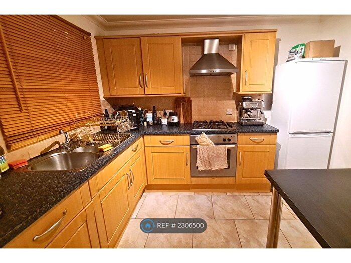 3 Bedroom End Of Terrace House To Rent In Bletchley, Milton Keynes, MK2