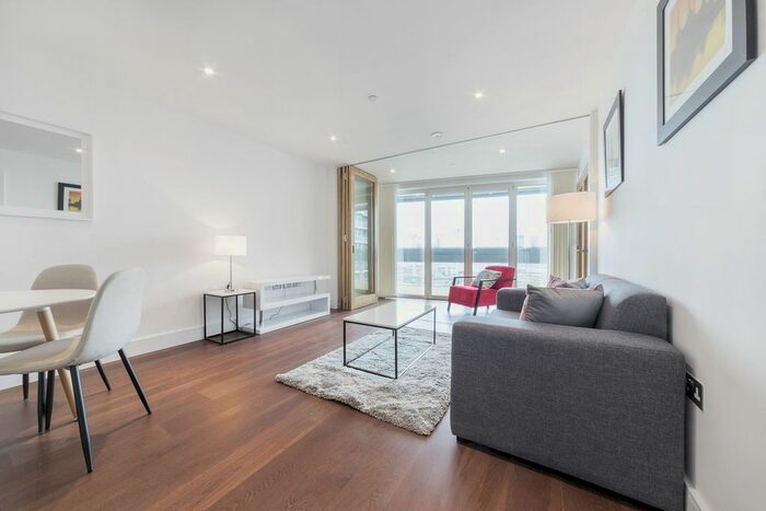 1 Bedroom Flat To Rent In Gateway Tower, Western Gateway, Royal Victoria, London, E16