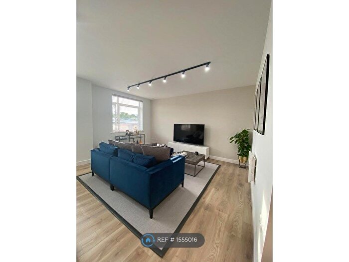 2 Bedroom Flat To Rent In Fitzwilliam Street, Bletchley, Milton Keynes, MK3