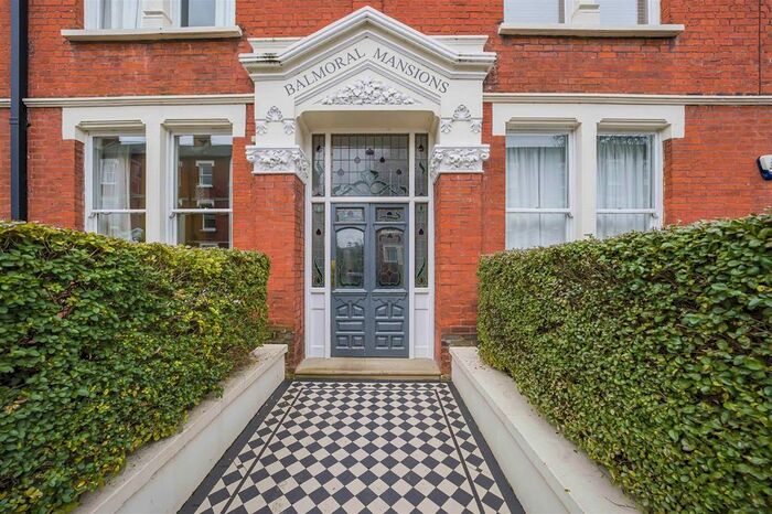 4 Bedroom Flat To Rent In Clevedon Road, Twickenham, TW1