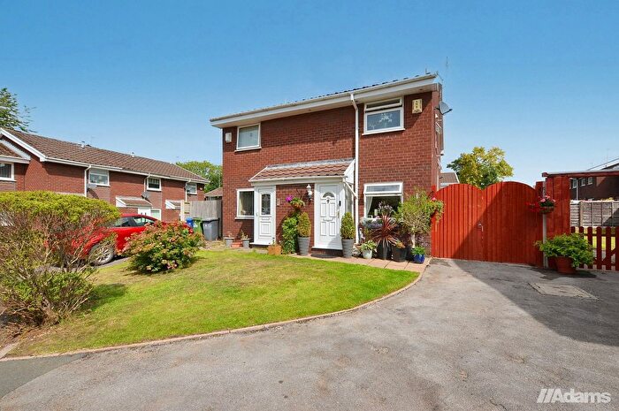 2 Bedroom Semi Detached House For Sale In Arndale, Beechwood, WA7