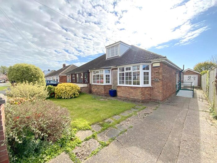 2 Bedroom Semi-Detached Bungalow For Sale In Peaks Avenue, New Waltham, DN36