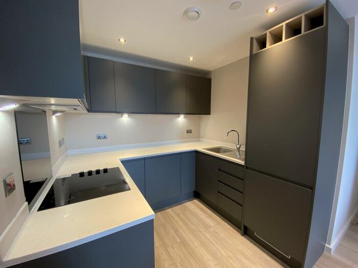 2 Bedroom Apartment To Rent In Jesse Hartley Way, Liverpool, L3