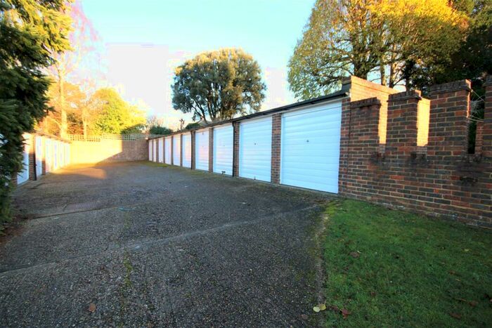 Garage / Parking To Rent In Rosetrees, Guildford, GU1