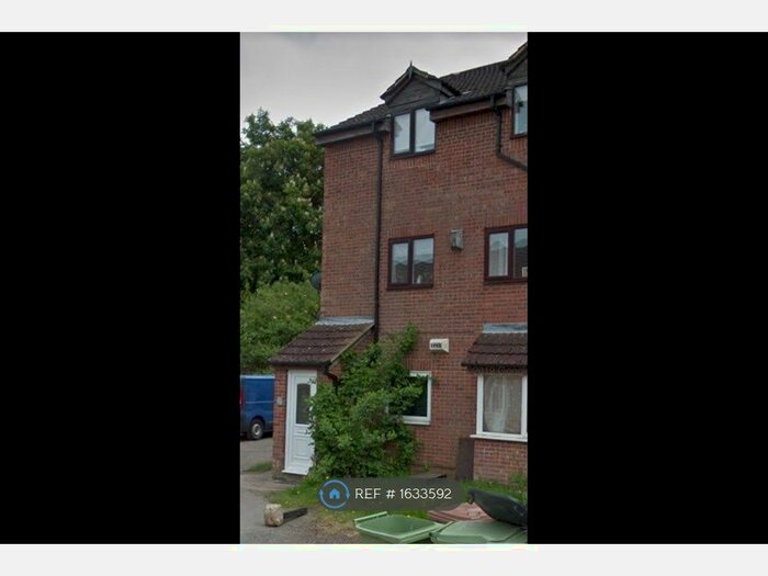 2 Bedroom Maisonette To Rent In Guillemot Lane, Wellingborough, NN8