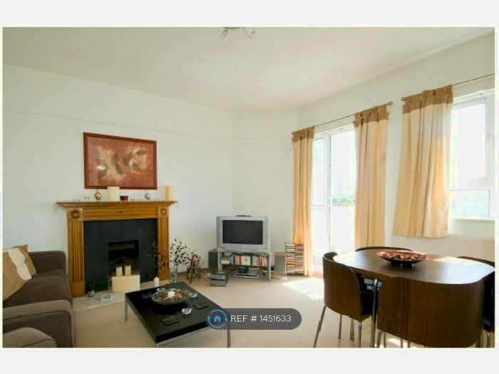 3 Bedroom Flat To Rent In Park View House (Cecil Rhodes House), London, NW1