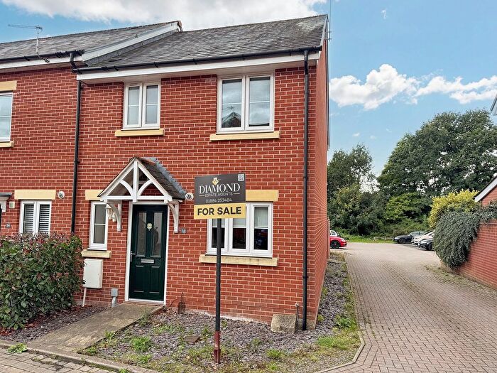 3 Bedroom Semi-Detached House For Sale In Webbers Way, Tiverton, EX16
