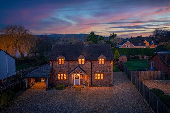 4 Bedroom Detached House For Sale In Mill Lane, Welford On Avon, CV37