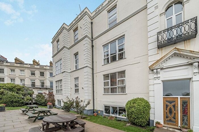 2 Bedroom Flat To Rent In Clarence Parade, Southsea, PO5