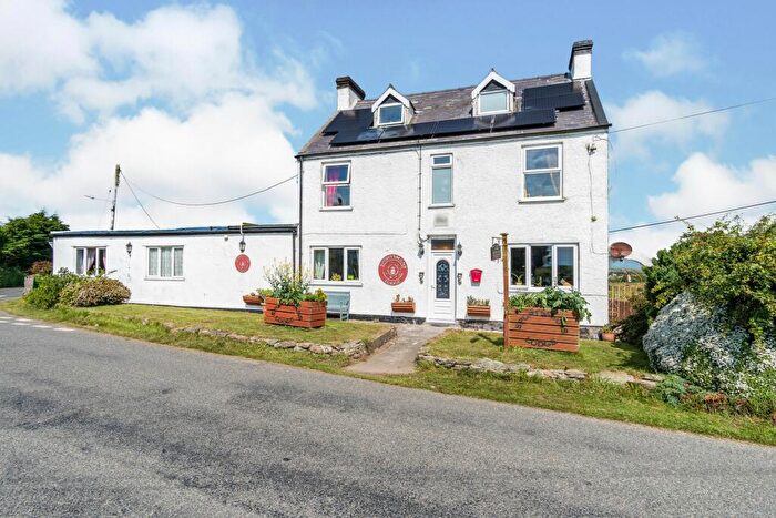 8 Bedroom Detached House For Sale In Rhosgoch, Anglesey, LL66