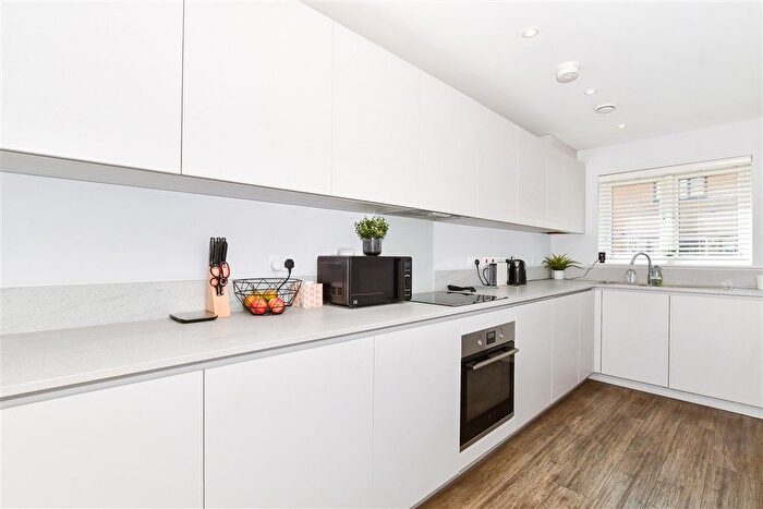 4 Bedroom End Of Terrace House For Sale In Gardenia Road, Langley, Maidstone, Kent, ME17