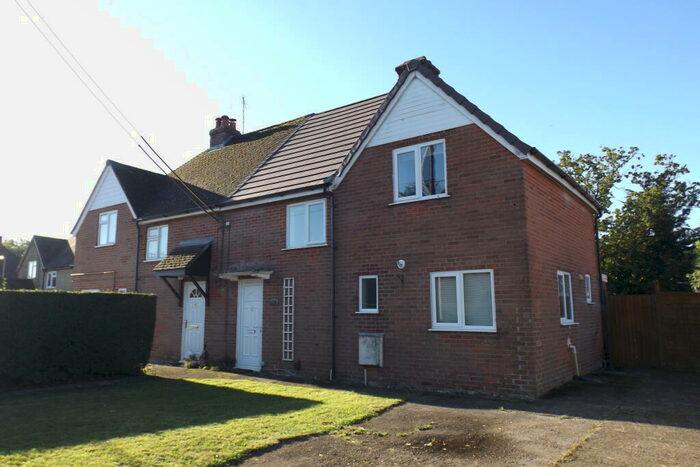3 Bedroom Semi-Detached House To Rent In Fryern Close, Chandlers Ford, SO53
