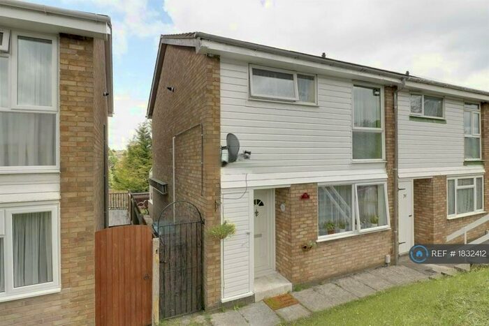 3 Bedroom Terraced House To Rent In Buchanan Drive, Luton, LU2