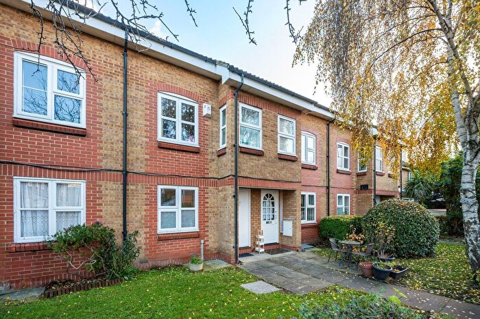 1 Bedroom Flat To Rent In Cadet Drive, South Bermondsey, London, SE1