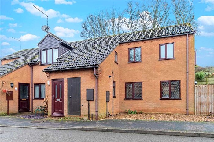 1 Bedroom Flat To Rent In Willow Close, Uppingham, Oakham, LE15