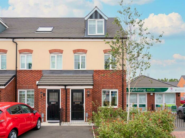 3 Bedroom Semi-Detached House To Rent In Coseley New Village, Tipton, DY4