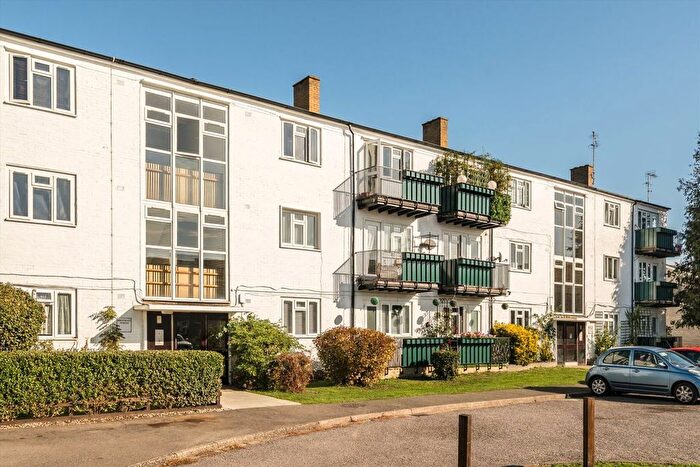 2 Bedroom Flat To Rent In Beechwood Avenue, Sunbury-On-Thames, TW16