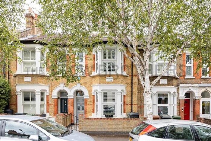 4 Bedroom House To Rent In Coleridge Rd, Walthamstow, E17