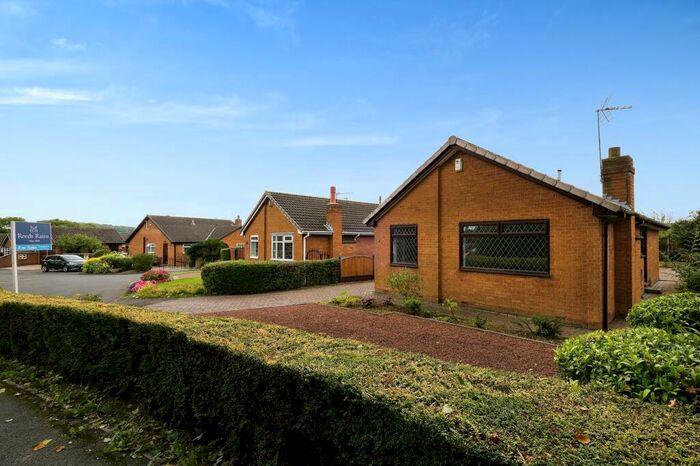 3 Bedroom Bungalow To Rent In Rockingham Way, Leeds, West Yorkshire, LS15