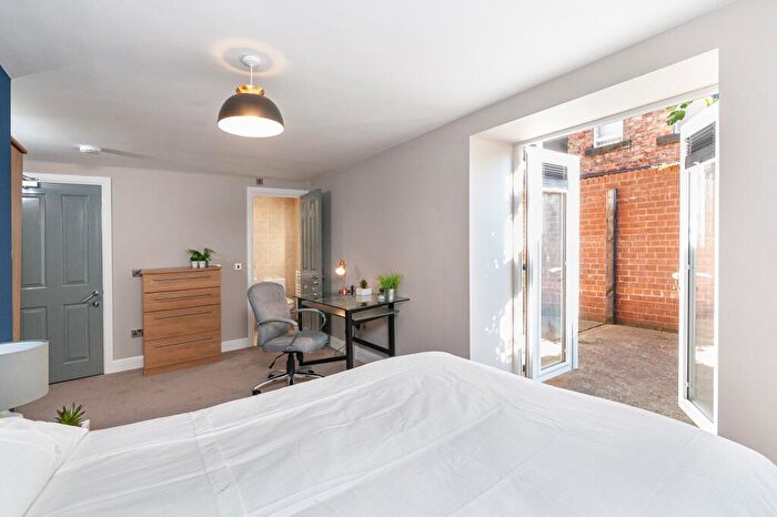 6 Bedroom Apartment To Rent In St. James House, - Portland Terrace, NE2