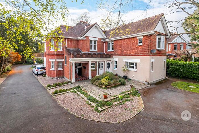 2 Bedroom Flat For Sale In Spur Hill Avenue, Penn Hill, Poole, BH14