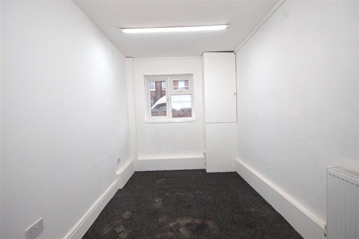 Studio To Rent In Lower Oxford Street, Castleford, WF10