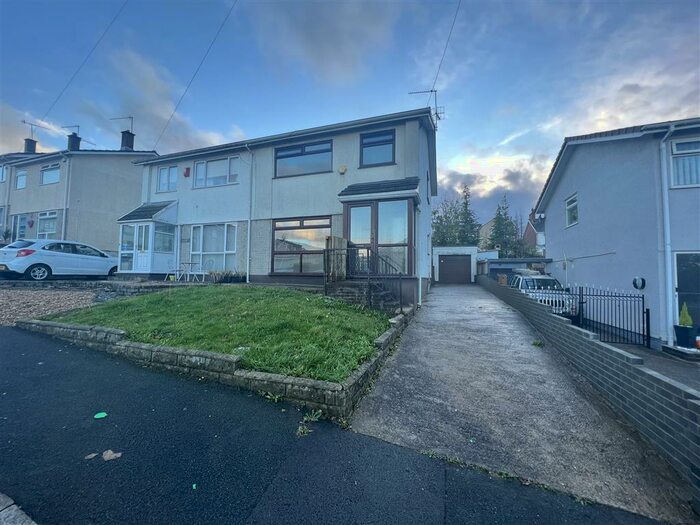 3 Bedroom Property To Rent In Heol Beuno, New Inn, Pontypool, NP4