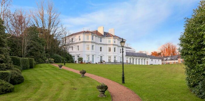 2 Bedroom Flat To Rent In Kingston Hill Place, Kingston Upon Thames, KT2