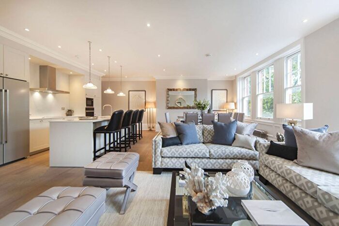 3 Bedroom Flat For Sale In Holland Park Gardens, Holland Park, London, W14