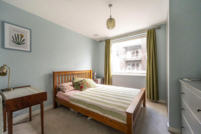 2 Bedroom Flat For Sale In Old Brewery Way, Walthamstow, London, E17