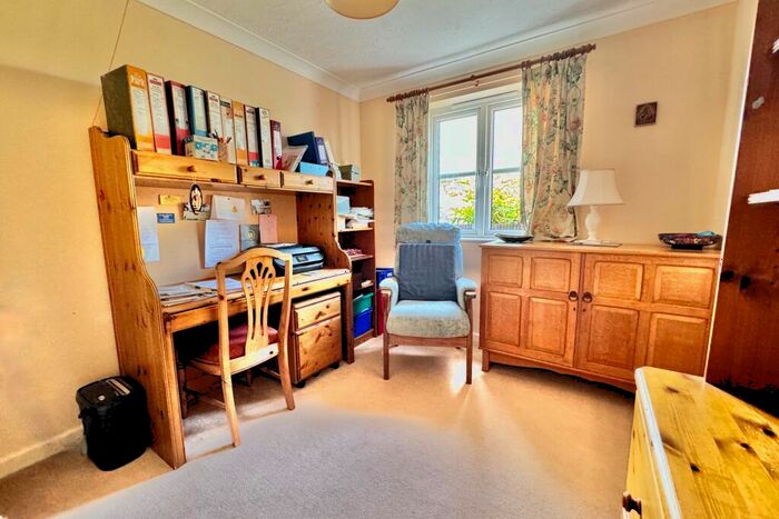 2 Bedroom Flat For Sale In De Moulham Road, Swanage, BH19