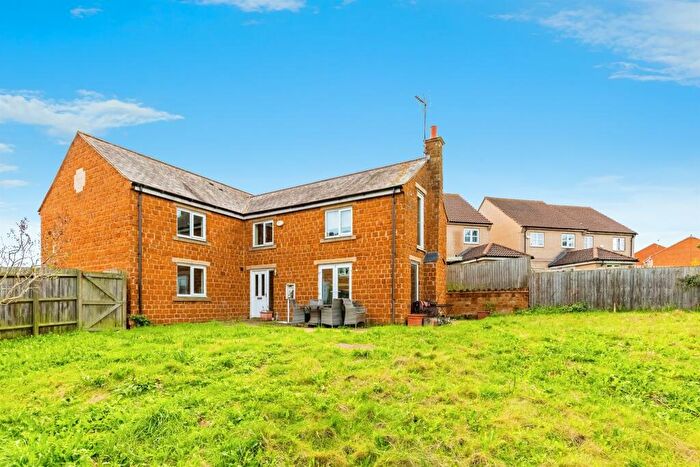 4 Bedroom Detached House For Sale In Blisworth Close, Northampton, NN4