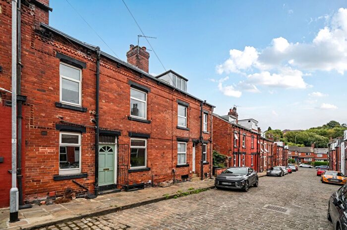 2 Bedroom Terraced House For Sale In Vicarage Street, Leeds, LS5