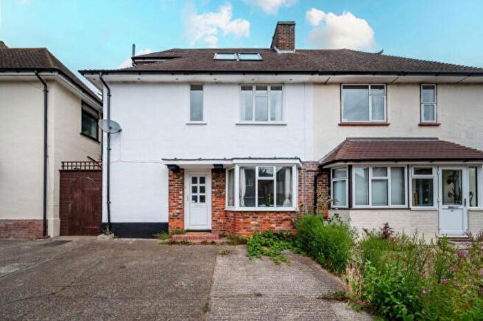 4 Bedroom Semi-Detached House To Rent In Weston Road, Guildford, GU2