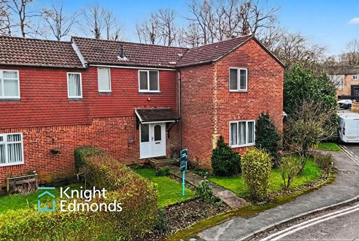 1 Bedroom Terraced House To Rent In Woodbury Road, Chatham, ME5