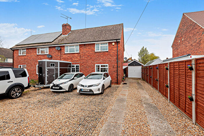 3 Bedroom Semi-Detached House For Sale In Barn Green Close, Waterlooville, Hampshire, PO7