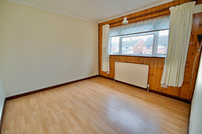 3 Bedroom End Of Terrace House For Sale In The Triangle, Coventry, CV5