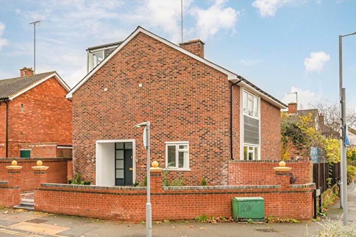 5 Bedroom Detached House For Sale In Kings Road, Kingston Upon Thames, KT2