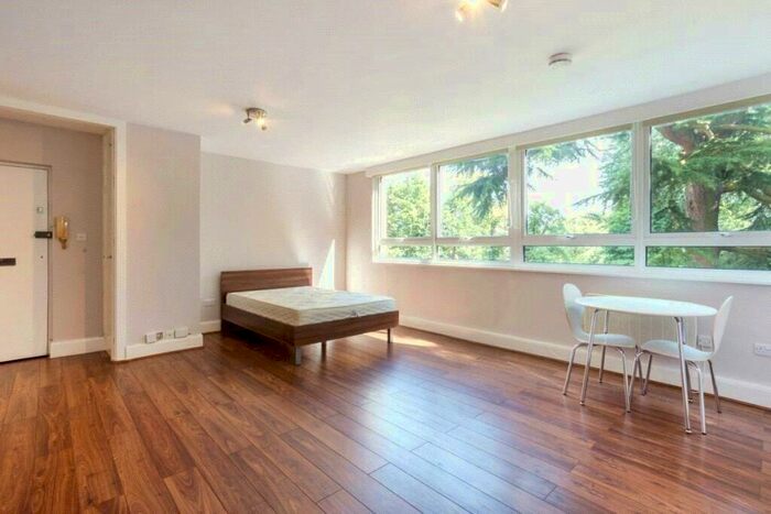 Apartment To Rent In Hornsey Lane, London, N6