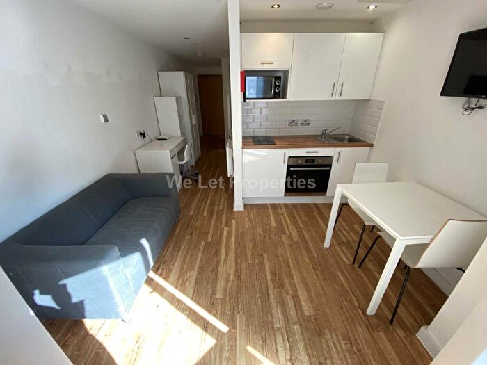 Apartment To Rent In Campus, Salford, M6