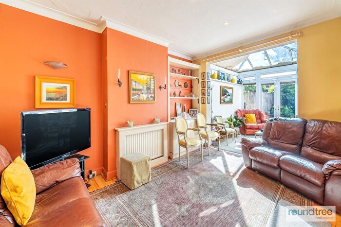 5 Bedroom Semi Detached House For Sale In Rowsley Avenue, Hendon, NW4