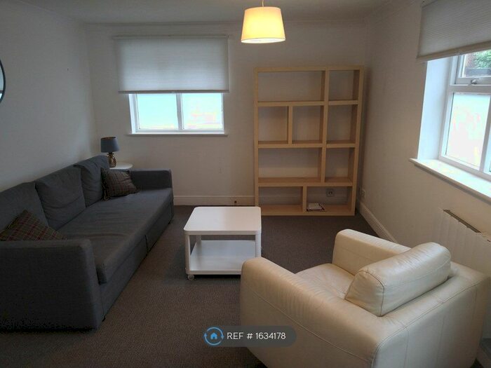 1 Bedroom Flat To Rent In Treaty Street, London, N1